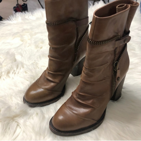 BCBGeneration heeled cognac booties size 7.5 - Picture 2 of 7